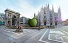 Una Mela di Pistoletto in piazza del Duomo