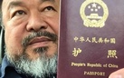 La Cina restituisce il passaporto al dissidente Ai Weiwei