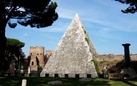 Al via i lavori di restauro della Piramide Cestia a Roma