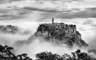 Fra Nuvole e Vento: Gente di Civita. Fotografie di Brian Stanton