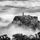 Fra Nuvole e Vento: Gente di Civita. Fotografie di Brian Stanton